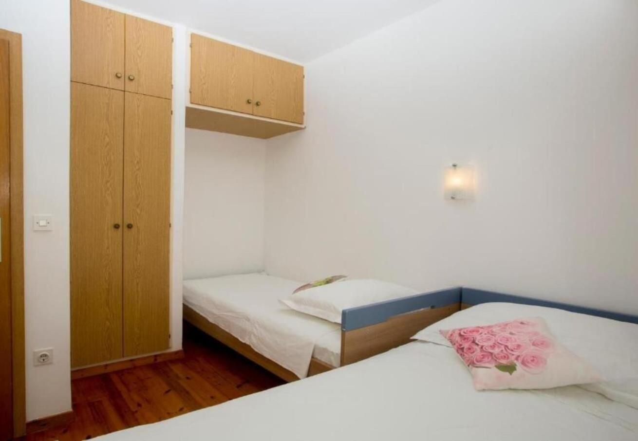 Apartments Damir - 80 M From Beach Postira Luaran gambar