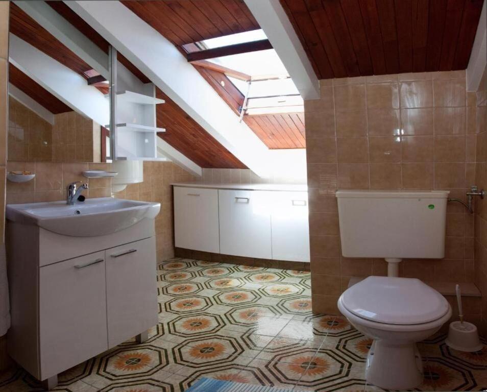 Apartments Damir - 80 M From Beach Postira Luaran gambar
