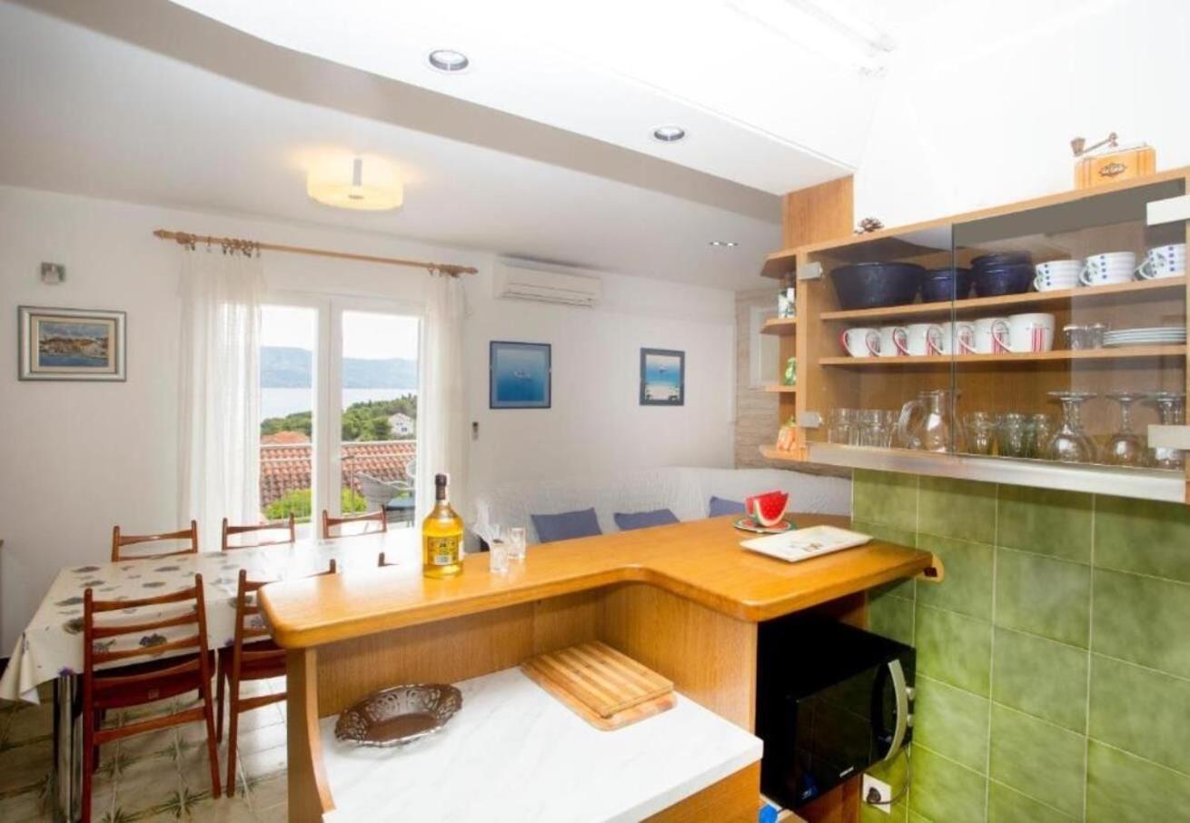 Apartments Damir - 80 M From Beach Postira Luaran gambar