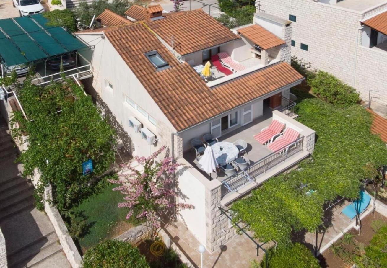 Apartments Damir - 80 M From Beach Postira Luaran gambar